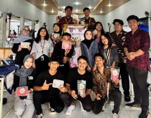 Bantu Wujudkan Ekonomi Berkelanjutan, Mahasiswa KKN UNDIP Lakukan Optimalisasi UMKM Keripik Pisang Lumer Lewat Inovasi dan Kolaborasi di Desa Ngering, Klaten