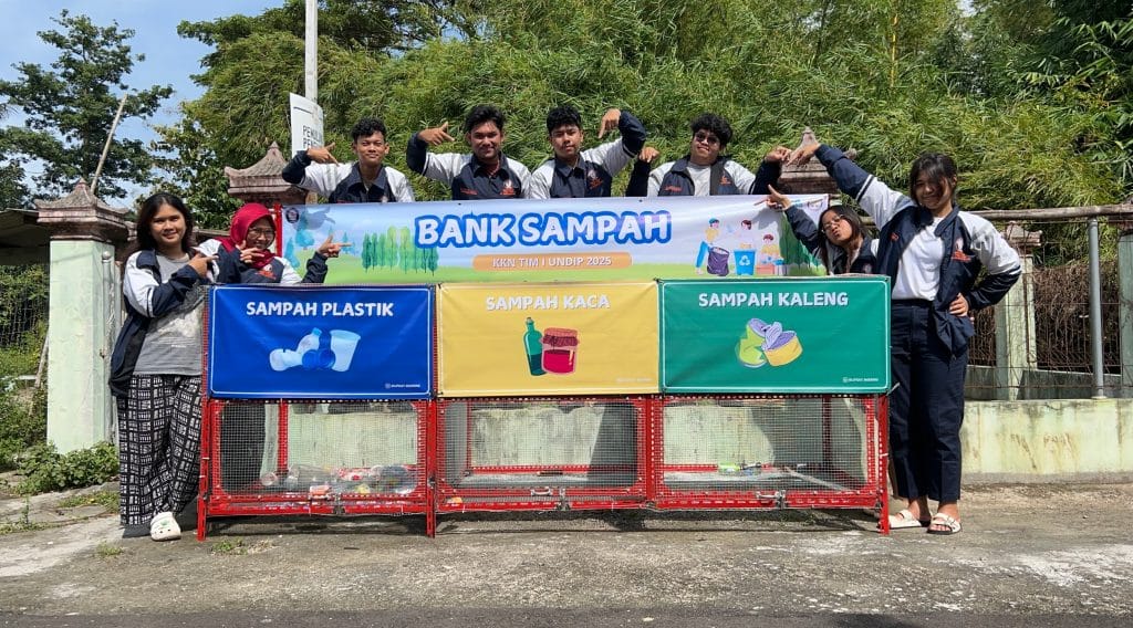 Dari Sampah Menjadi Berkualitas, Mahasiswa KKN UNDIP Berdayakan Masyarakat Desa Ngering Melalui Bank Sampah