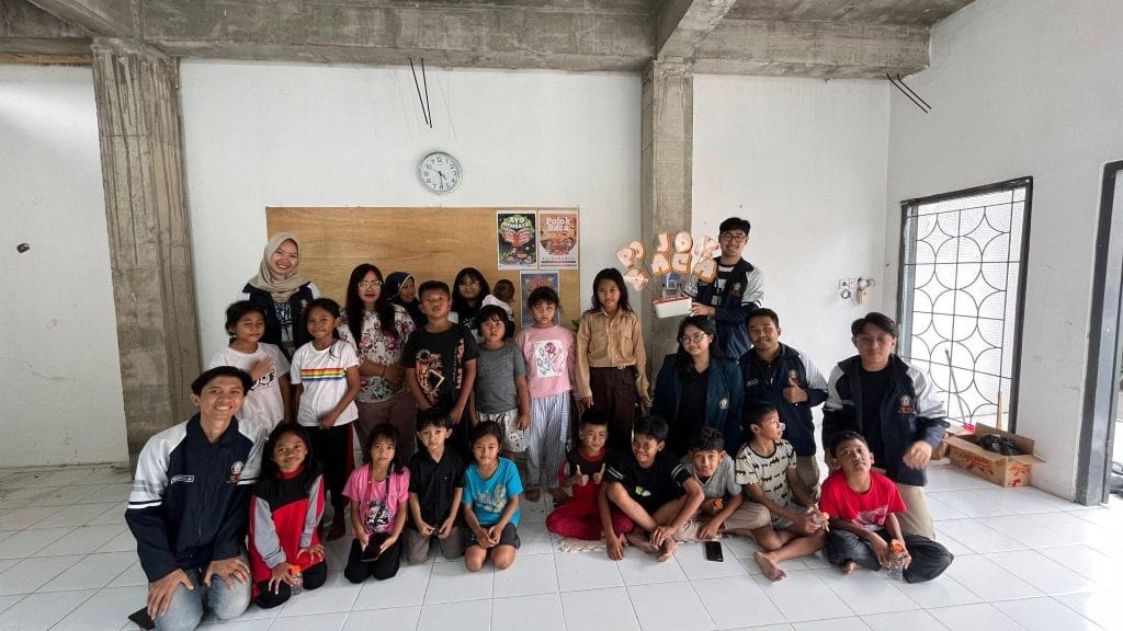 Mahasiswa KKN Undip Hadirkan Pojok Baca untuk Warga Joyosuran