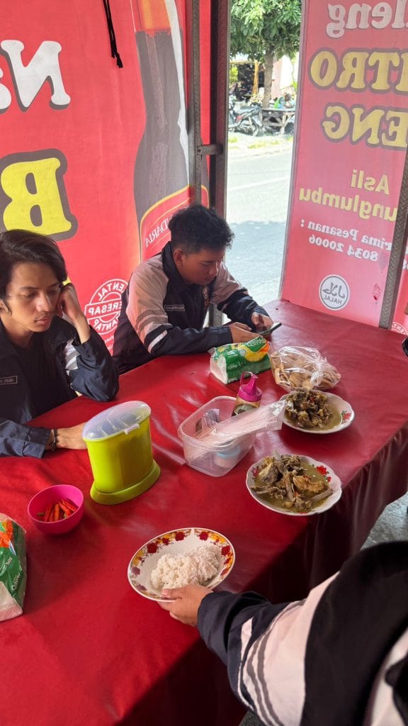 Mahasiswa KKN UNDIP Lakukan Branding Media Sosial untuk UMKM Kuliner di Daerah Kedung Lumbu, Surakarta