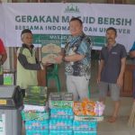 Indomaret dan Unilever Bersihkan 100 Masjid, Siapkan Suasana Ibadah yang Khusyuk untuk Ramadan 2025