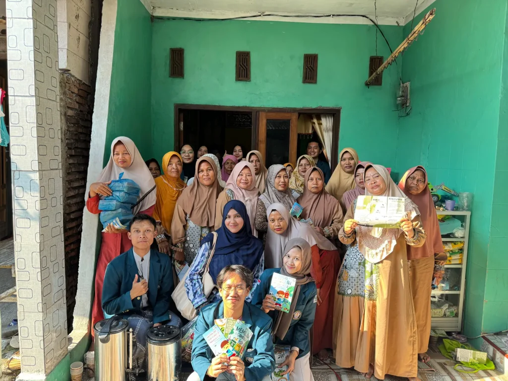 Mahasiswa KKN Tematik Tim 35 Kelompok 2 UNDIP Gelar Edukasi Potensi Buah Pedada sebagai Antioksidan Alami di Desa Tambakbulusan