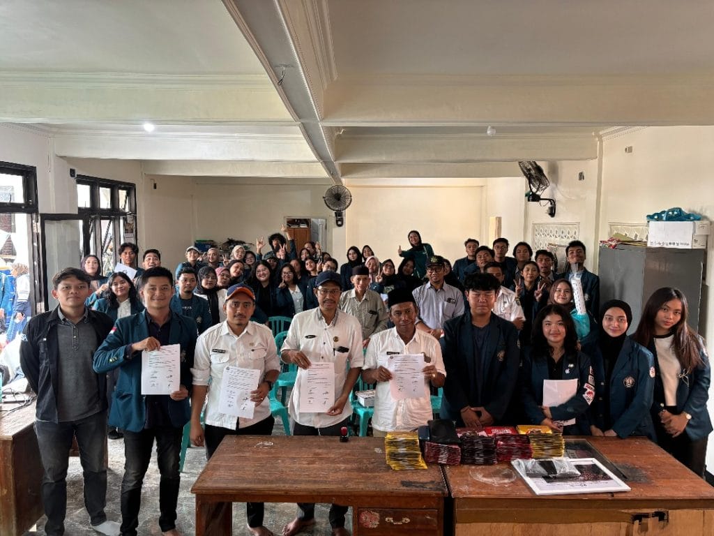 Mahasiswa KKNT TIM 18 Target 1 Universitas Diponegoro Optimalisasi Peran Media Sosial Instagram dan Facebook untuk Mendukung Kegiatan dan Promosi Koperasi di Era Digital