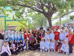 Kolaborasi Mahasiswa KKN-T 105 Undip dan Warga RW 02 Hadirkan Pasar UMKM KAUM