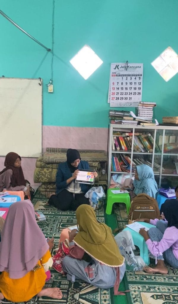 Mahasiswa KKN Undip Ajak Anak-anak TPA Shobirin Belajar Mengenal Emosi 