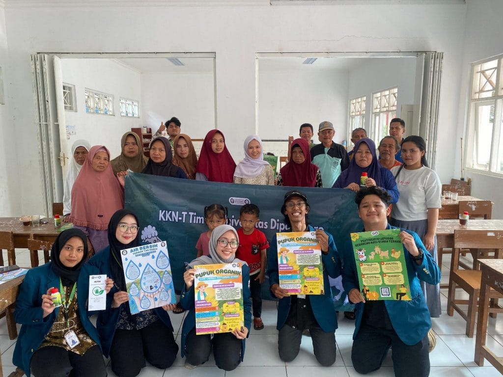 Air Bersih, Ternak Tak Sedih! Mahasiswa KKN-T UNDIP Edukasi Warga Dusun Sibelis soal Kualitas Air untuk Peternakan