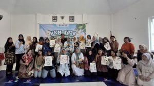 Mahasiswa KKN-T UNDIP Gagas Pengelolaan Sampah dan Edukasi Banjir di Muktiharjo Kidul