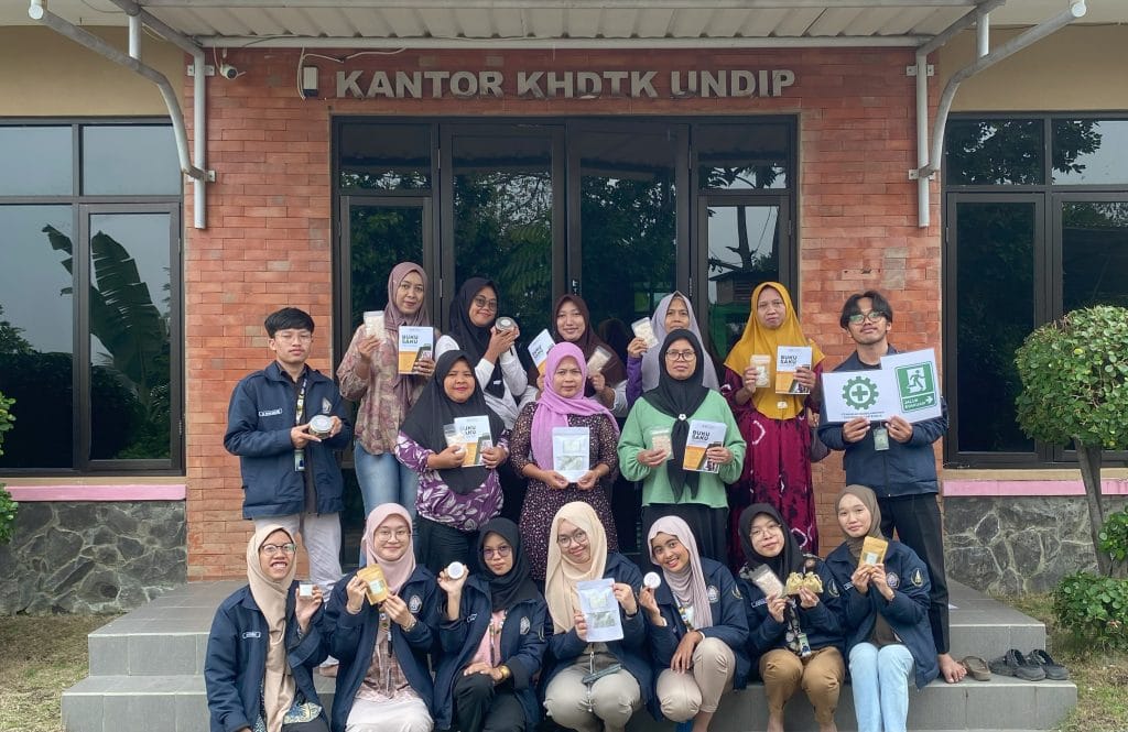 Berdayakan Masyarakat Lewat Inovasi Atsiri, Mahasiswa KKN UNDIP Gandeng Ibu-Ibu KWT Membuat Produk Spa