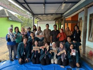 Mahasiswa KKN-T Undip Tim 105 Perkuat UMKM Plamongansari dengan Hadirkan Panduan Lengkap PIRT, Sertifikasi Halal, Pembayaran Digital, dan Promosi Efektif