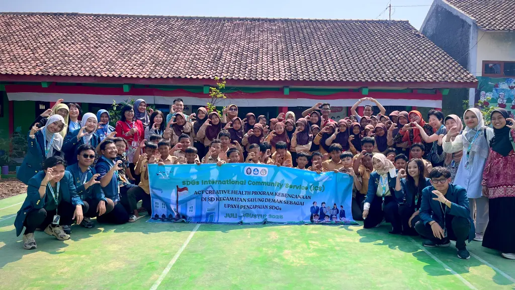Mahasiswa KKN-T Tim 119 UNDIP Gelar Act Creative Health Program untuk Edukasi Kebencanaan di Sekolah Dasar Berkolaborasi dengan 3 Profesor dari Jepang