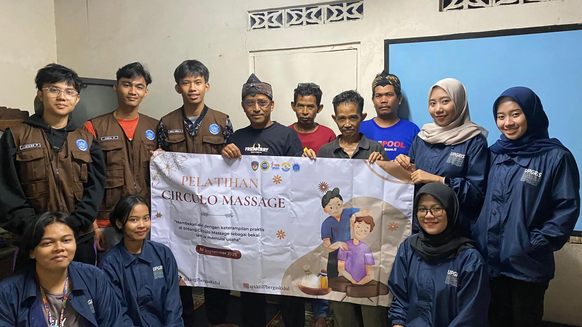 Gelar Pelatihan Circulo Massage, Upaya Mahasiswa KKN UPGRIS 2025 Tingkatkan Keterampilan Wirausaha Warga Bergaskidul Kabupaten Semarang