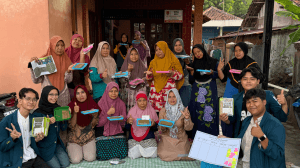 Akuavertikultur Hadir di Tengah Masyarakat: Pelatihan Penyemaian Tanaman di Mangkang Kulon