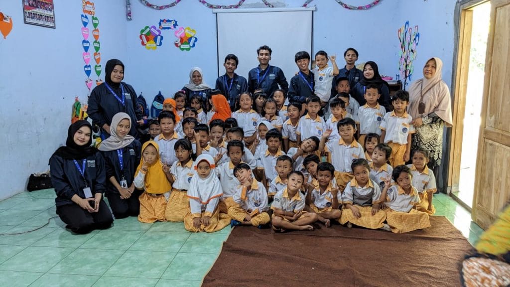 Belajar Hidup Sehat Sejak Dini, Mahasiswa KKN 10 Upgris Sosialisasikan PHBS di TK Ananda 2 Kalongan