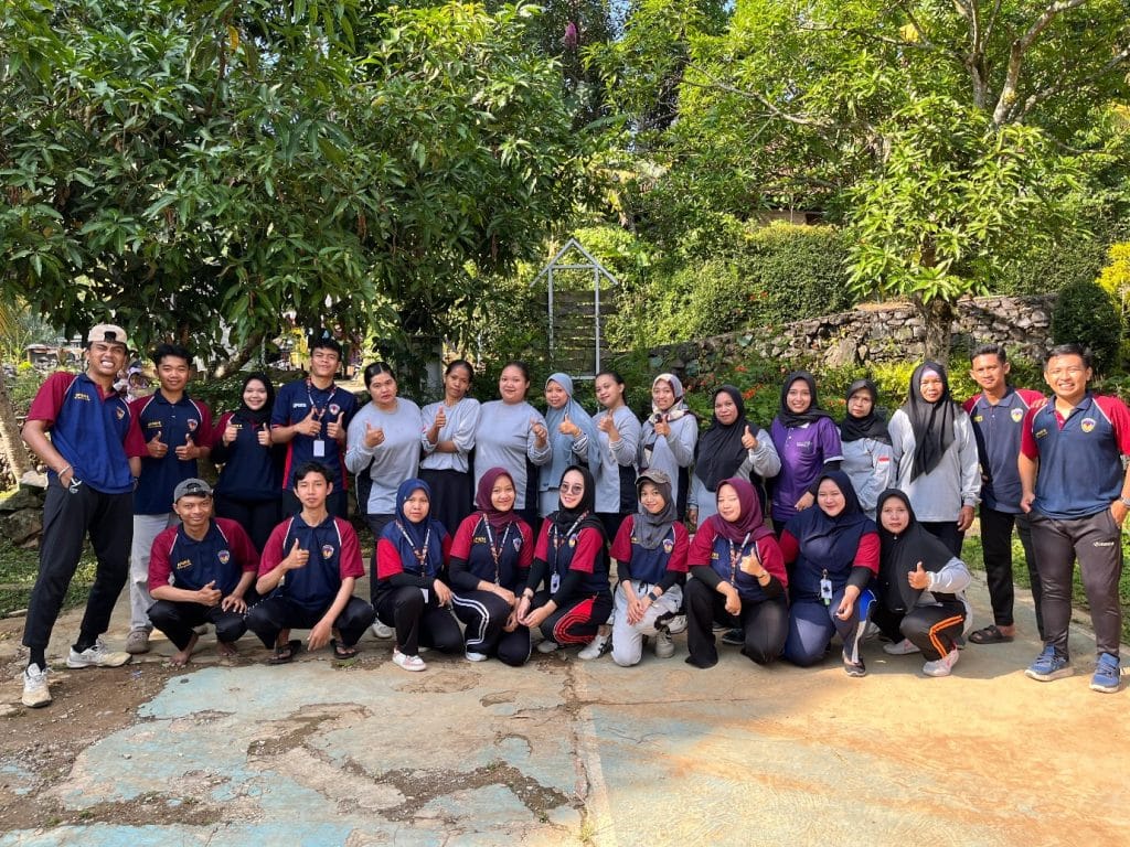 Mahasiswa KKN UPGRIS Kelompok 22 Gelar Senam Sehat Bersama Warga Desa Branjang