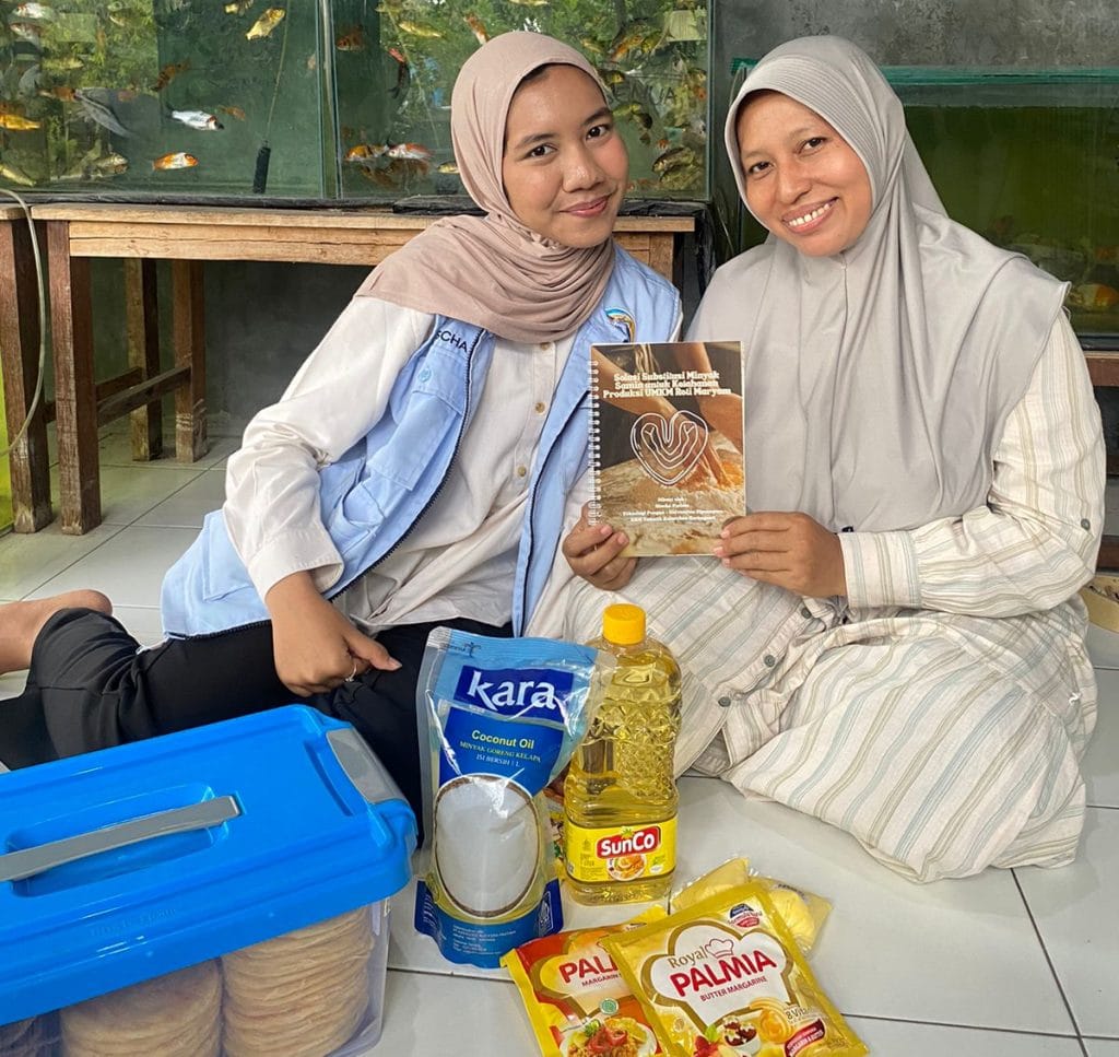 Mahasiswa KKN-T UNDIP dan UNWAHAS 2025 Bantu UMKM Karangsari dengan Solusi Minyak Samin Alternatif untuk Roti Maryam Tetap Renyah