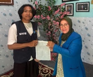 Undip Maksimalkan Potensi Gula Aren Desa Tumbrep Lewat Program Pengadaan Saringan Nylon, Solusi Jaga Kebersihan dan Mutu Gula Aren oleh Mahasiswa Kemdiktisaintek 2025