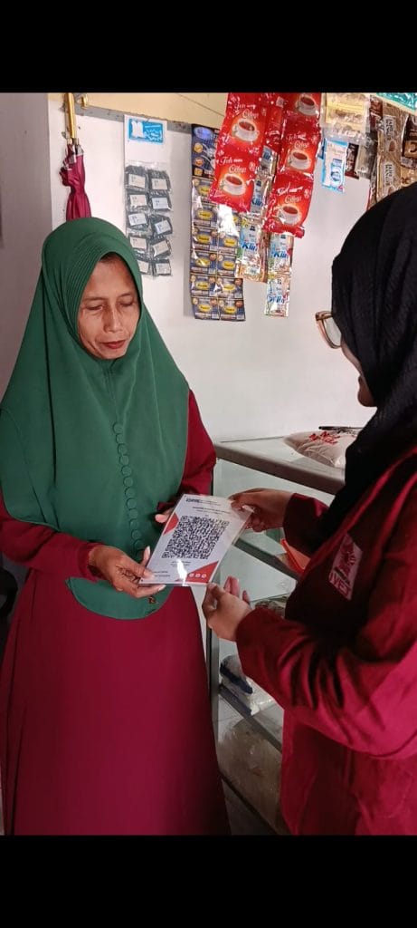Mahasiswa KKN Universitas Ivet Semarang Dorong Digitalisasi UMKM di Desa Plembon, Delanggu