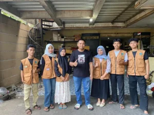 Dukung Pengembangan UMKM, Mahasiswa KKN UPGRIS Hadirkan Google Maps dan Logo Usaha di Kelurahan Gedanganak