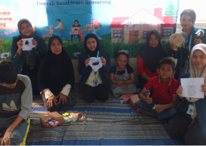 Inovasi Ramah Lingkungan, PKM Undip Berdayakan Disabilitas Sambiroto Semarang lewat Kerajinan Kain Perca dengan Media Water Soluble