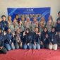 Mahasiswa KKN Tematik Universitas PGRI Semarang (UPGRIS) Kelompok 21 berfoto bersama kader Posyandu Edelweis dan ibu-ibu Desa Kalisidi. Mereka berkolaborasi dalam kegiatan posyandu yang melibatkan penimbangan balita dan pemberian makanan sehat untuk meningkatkan kualitas kesehatan masyarakat.