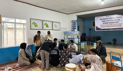 KKN UPGRIS Kelompok 37 Inovasikan Minyak Jelantah Jadi Lilin Aromaterapi Ramah Lingkungan di Desa Tlogo