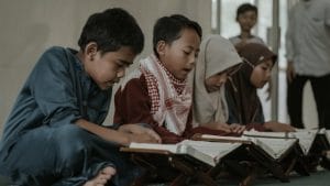 Pendidikan Karakter Islami di Tengah Krisis Identitas Digital Remaja