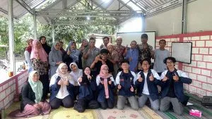 Sinergi Warga dan KKN Undip: Bangun Kemandirian Pengelolaan Sampah hingga Inovasi Penerangan Otomatis di Desa Kragilan