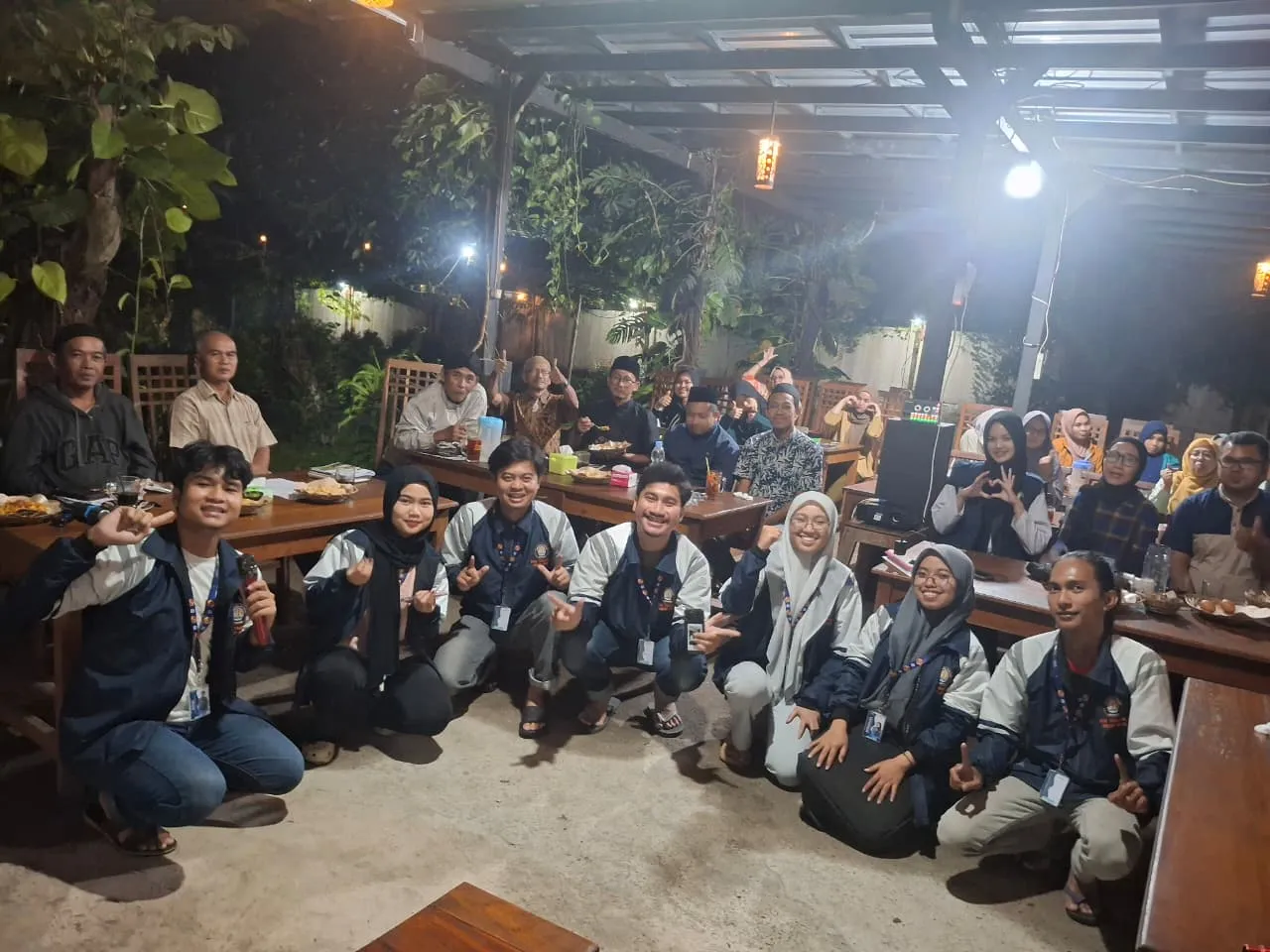 Integrasi Ayam Kampung dan Taman TOGA, Mahasiswa KKN UNDIP Kenalkan Model Pertanian Terpadu Dukung SDG’s di Gunungpati