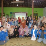 Mahasiswa UMBY Gelar Program Pemberdayaan “Gerakan Saring Sebelum Sharing”, Workshop Cek Fakta Untuk Ibu-ibu PKK Padukuhan Ngaran