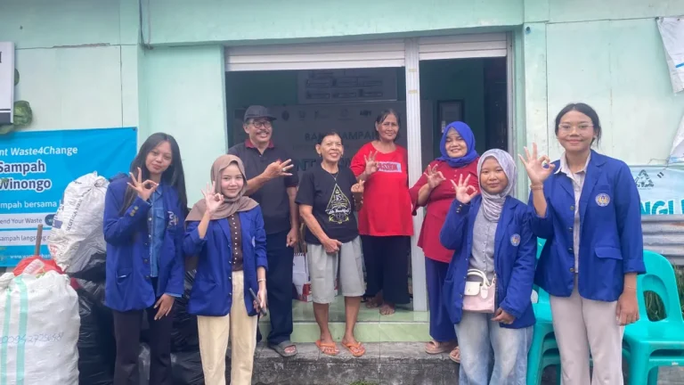 Dari Sampah Jadi Tabungan, Aksi Nyata Mahasiswa UNY di Bank Sampah Lintas Winongo untuk Mendukung SDGs 11