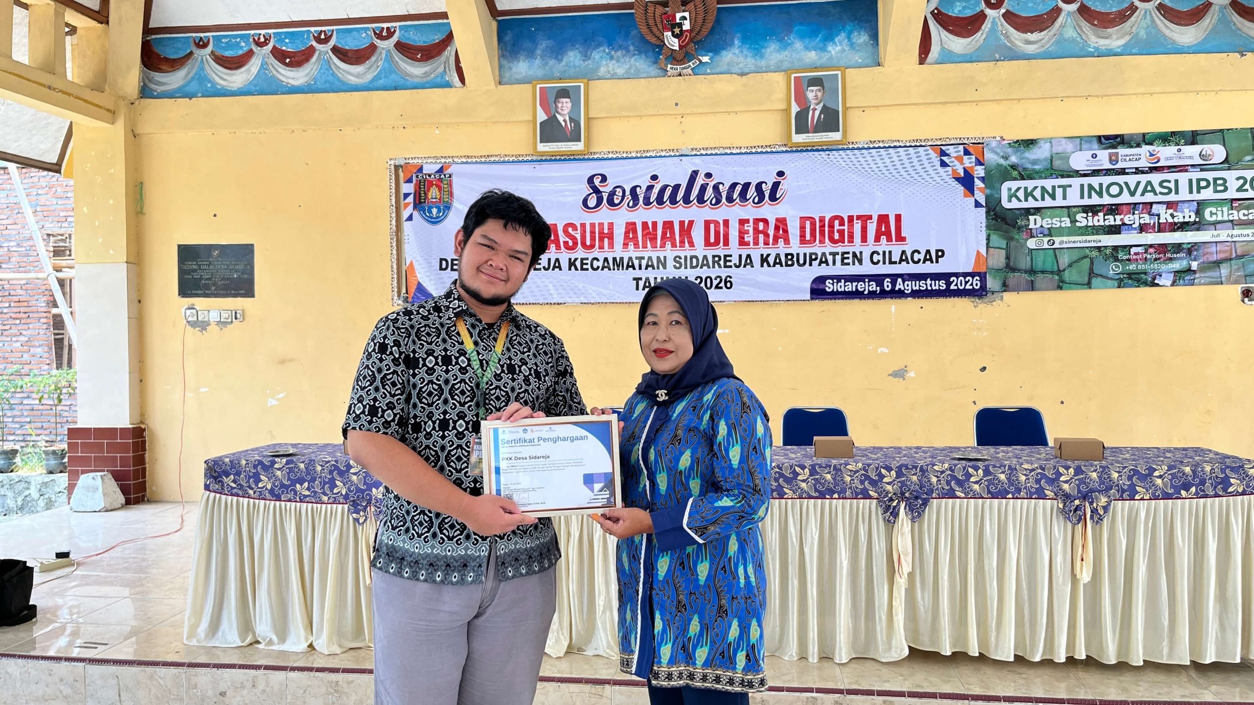 Penyerahan Sertifikat kepada Perwakilan PKK, Kamis (6/8/2026).