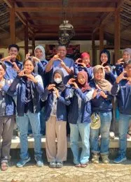 Lurah Desa Sukorejo dan Mahasiswa KKN Tematik IDBU 42 Universitas Diponegoro